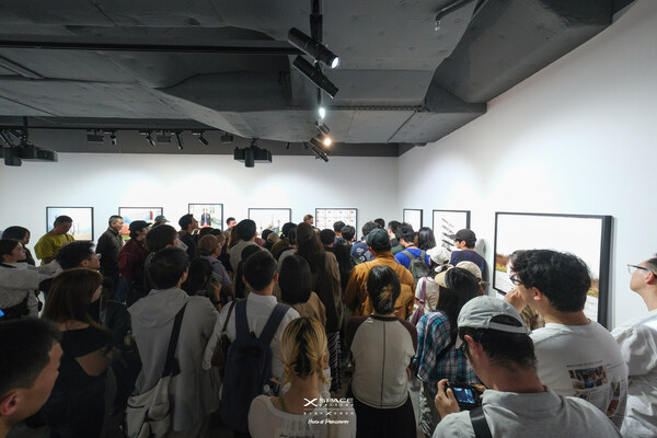 玛格南摄影师马克•鲍尔全球最大回顾展"万籁此俱寂"登陆富士胶片X-SPACE