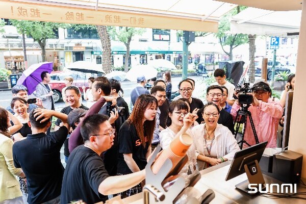 全球首个商业物理AI样板店亮相上海大学路
