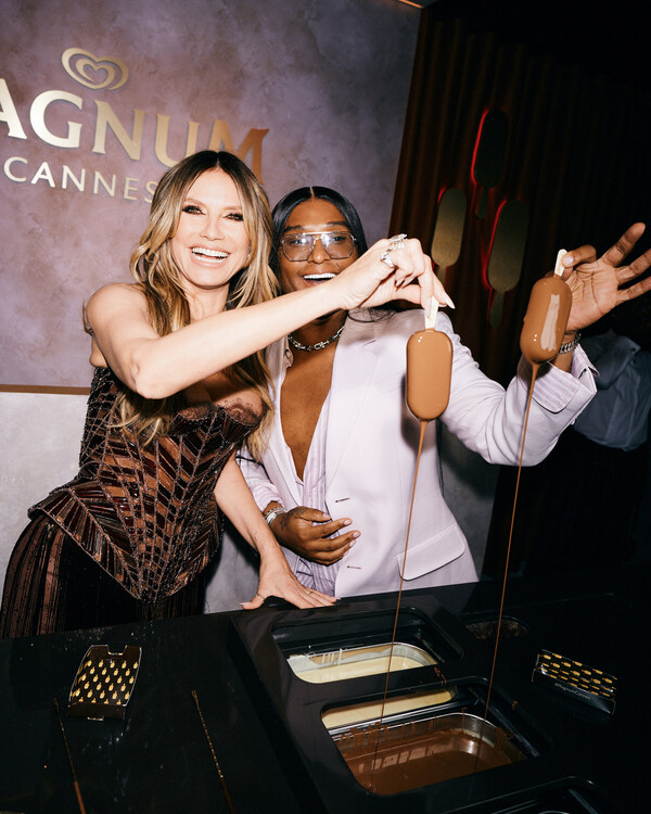 HEIDI KLUM和LAW ROACH与ADRIANA LIMA、HALSEY、STEPHEN LIBBY和LUCIEN LAVISCOUNT一起庆祝HOUSE OF MAGNUM ®的推出 HEIDI KLUM和LAW ROACH与ADRIANA LIMA、HALSEY、STEPHEN LIBBY和LUCIEN LAVISCOUNT一起庆祝HOUSE OF MAGNUM ®的推出