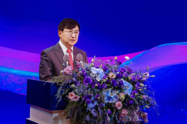 立信卅载 智敬未来 ---- 信华信 30 周年数智盛典圆满举行