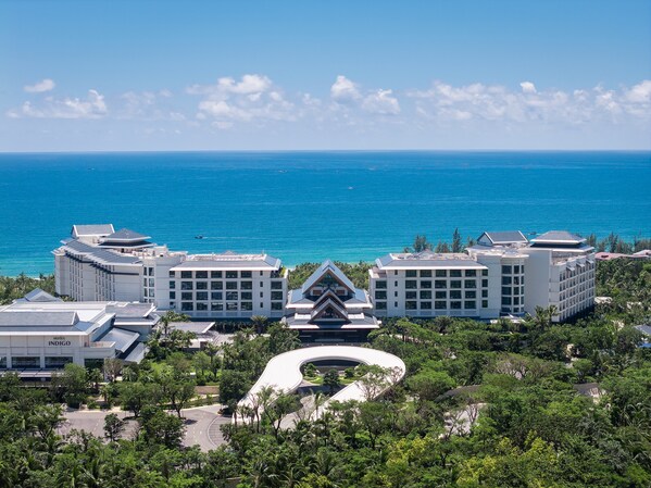 海南清水湾金普顿酒店与海南清水湾英迪格酒店迎来开业一周年 海南清水湾金普顿酒店与海南清水湾英迪格酒店迎来开业一周年