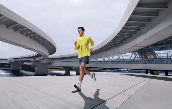 迪桑特推出全新DYNAMIC FLUID 4.0流体鞋及「迪桑特破风」跑步夹克 以专业跑步装备助力城市跑者畅跑前行 迪桑特推出全新DYNAMIC FLUID 4.0流体鞋及「迪桑特破风」跑步夹克 以专业跑步装备助力城市跑者畅跑前行