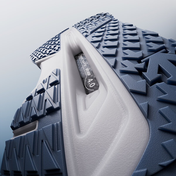 迪桑特推出全新DYNAMIC FLUID 4.0流体鞋及「迪桑特破风」跑步夹克   以专业跑步装备助力城市跑者畅跑前行