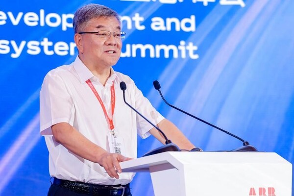 ABB举办能源发展与产业生态峰会,以AI+电力创新共探新型能源体系建设路径 ABB举办能源发展与产业生态峰会,以AI+电力创新共探新型能源体系建设路径