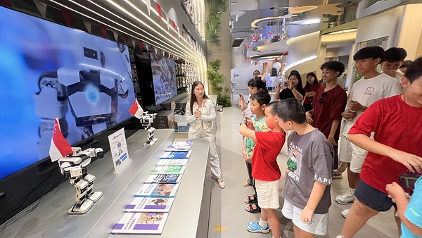 与机器人对话、探秘雨林与深海:璞缇客携手新加坡旅游局,"未来探索官"首期行程收官! 与机器人对话、探秘雨林与深海:璞缇客携手新加坡旅游局,"未来探索官"首期行程收官!