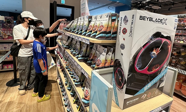 玩具反斗城倡导"回归玩乐":让线下玩趣体验连接不同世代与兴趣社群 玩具反斗城倡导"回归玩乐":让线下玩趣体验连接不同世代与兴趣社群