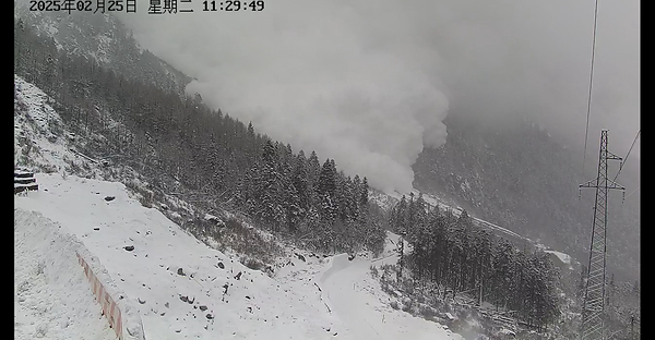 多雄河谷的"永不断电"守护者----素水科技DMFC雪崩监测站实录